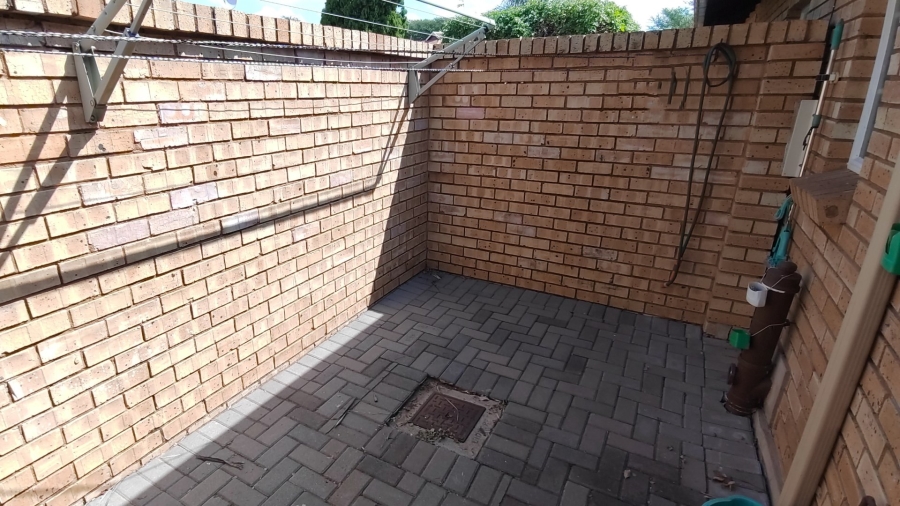 2 Bedroom Property for Sale in Sinoville Gauteng