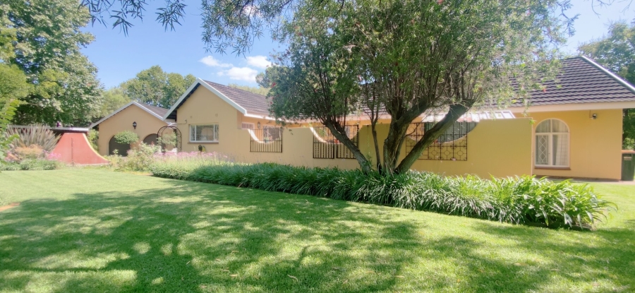4 Bedroom Property for Sale in Three Rivers Proper Gauteng