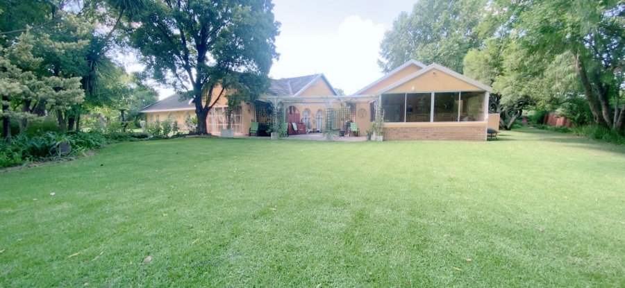 4 Bedroom Property for Sale in Three Rivers Proper Gauteng