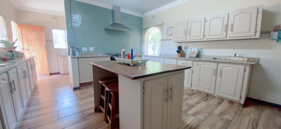 4 Bedroom Property for Sale in Three Rivers Proper Gauteng