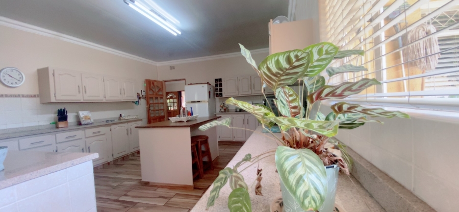 4 Bedroom Property for Sale in Three Rivers Proper Gauteng
