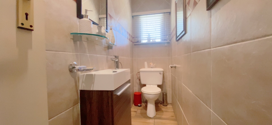 4 Bedroom Property for Sale in Three Rivers Proper Gauteng