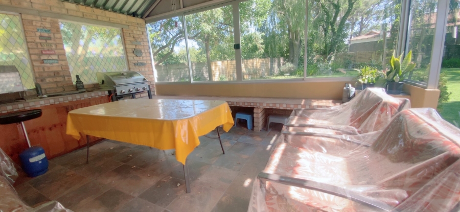 4 Bedroom Property for Sale in Three Rivers Proper Gauteng