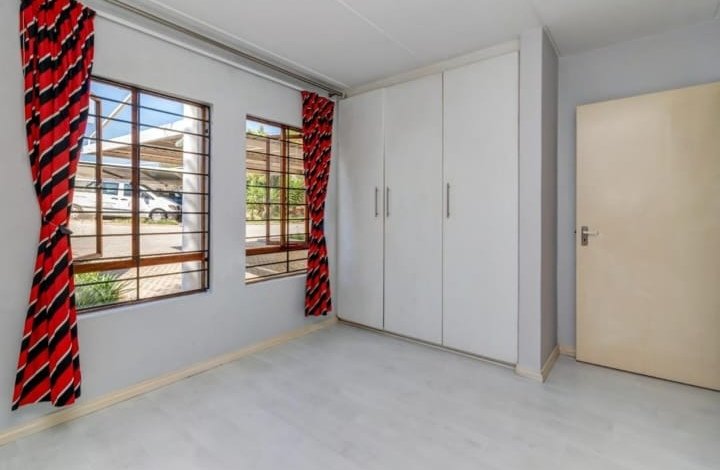 2 Bedroom Property for Sale in Dainfern Gauteng
