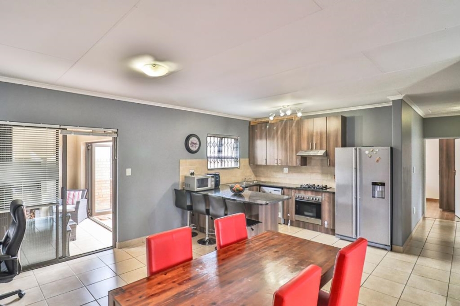 3 Bedroom Property for Sale in Noordwyk Gauteng