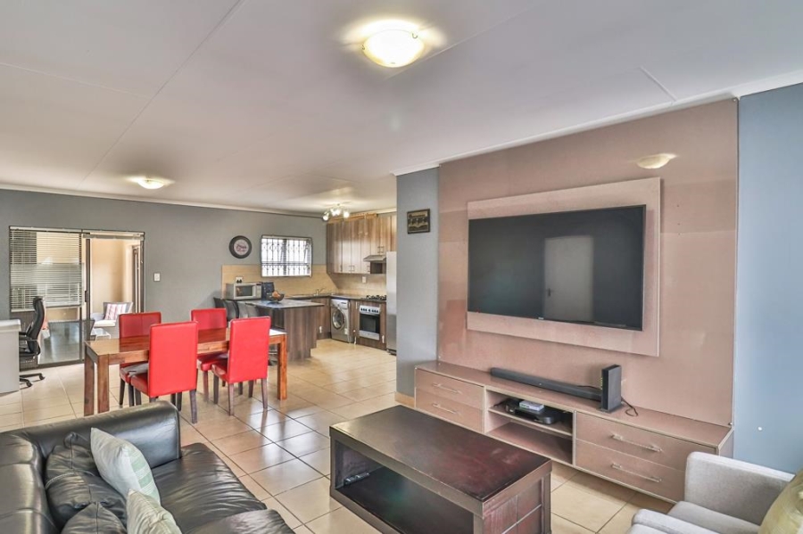 3 Bedroom Property for Sale in Noordwyk Gauteng