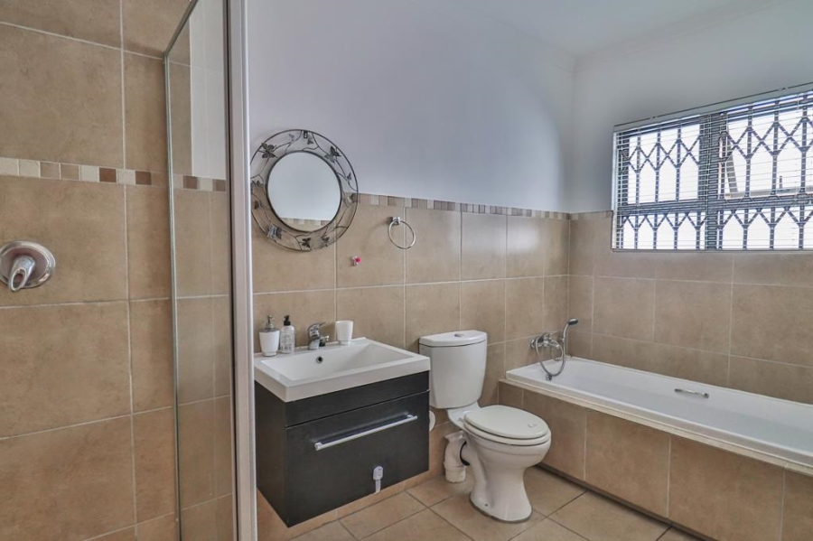 3 Bedroom Property for Sale in Noordwyk Gauteng