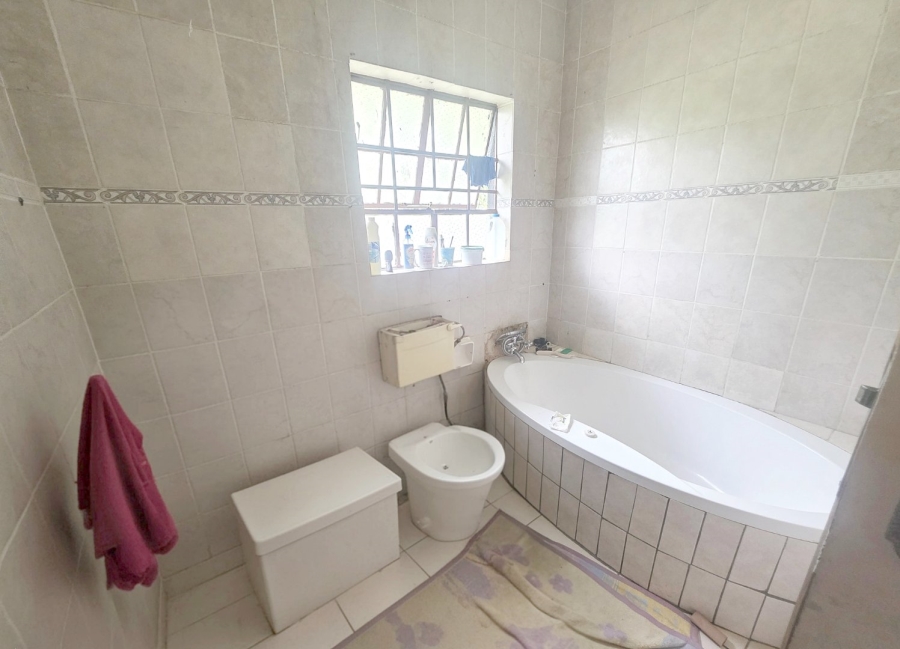 3 Bedroom Property for Sale in Birchleigh North Gauteng