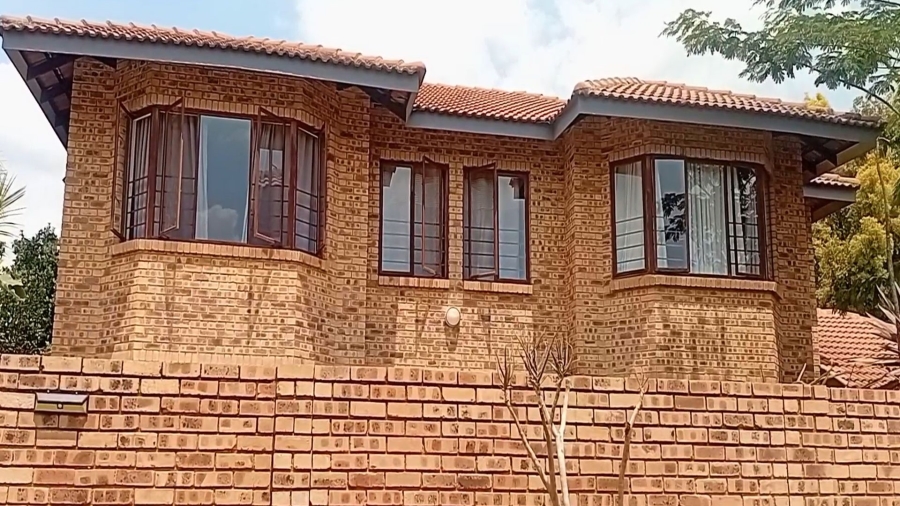 4 Bedroom Property for Sale in Silver Lakes Gauteng
