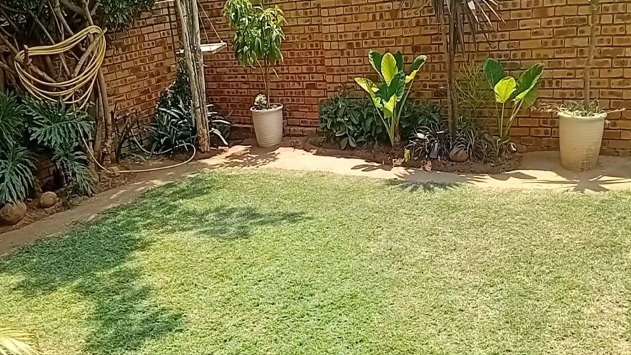 4 Bedroom Property for Sale in Silver Lakes Gauteng