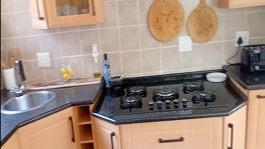 4 Bedroom Property for Sale in Silver Lakes Gauteng