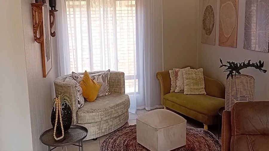 4 Bedroom Property for Sale in Silver Lakes Gauteng