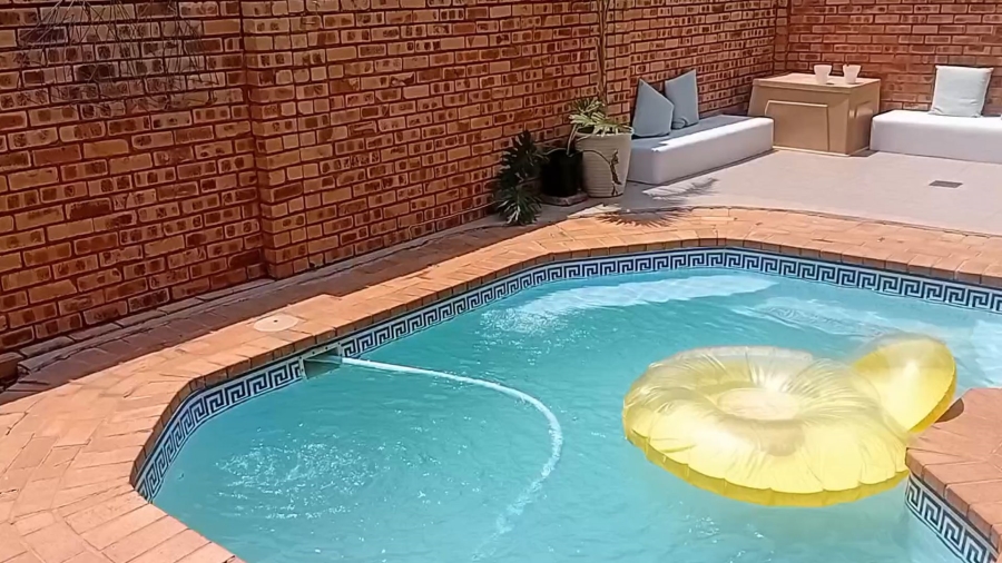 4 Bedroom Property for Sale in Silver Lakes Gauteng