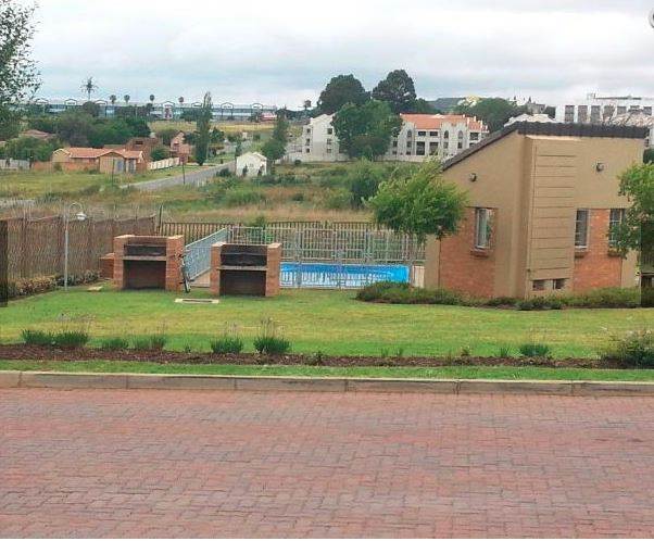 2 Bedroom Property for Sale in Noordwyk Gauteng