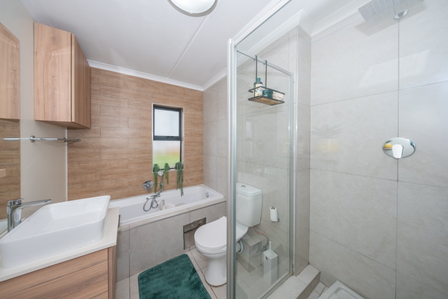 3 Bedroom Property for Sale in Modderfontein Gauteng