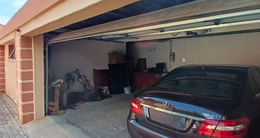 4 Bedroom Property for Sale in Sunward Park Gauteng