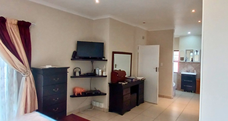 4 Bedroom Property for Sale in Sunward Park Gauteng