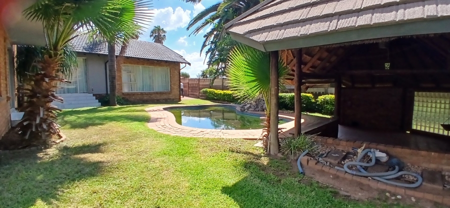 4 Bedroom Property for Sale in The Reeds Gauteng