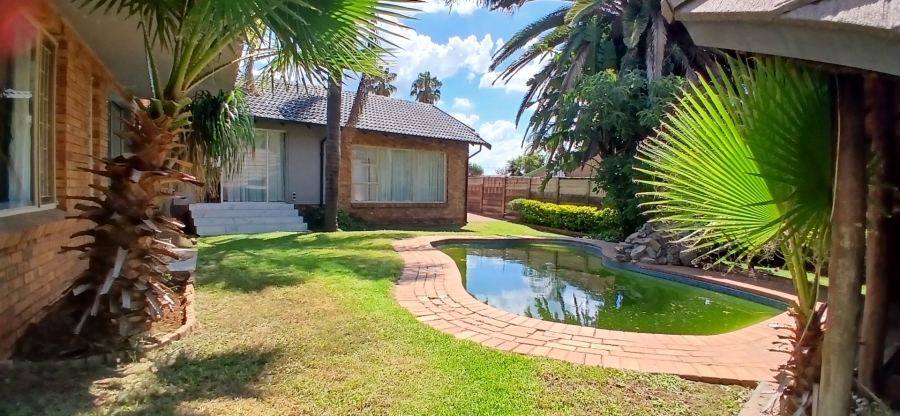 4 Bedroom Property for Sale in The Reeds Gauteng