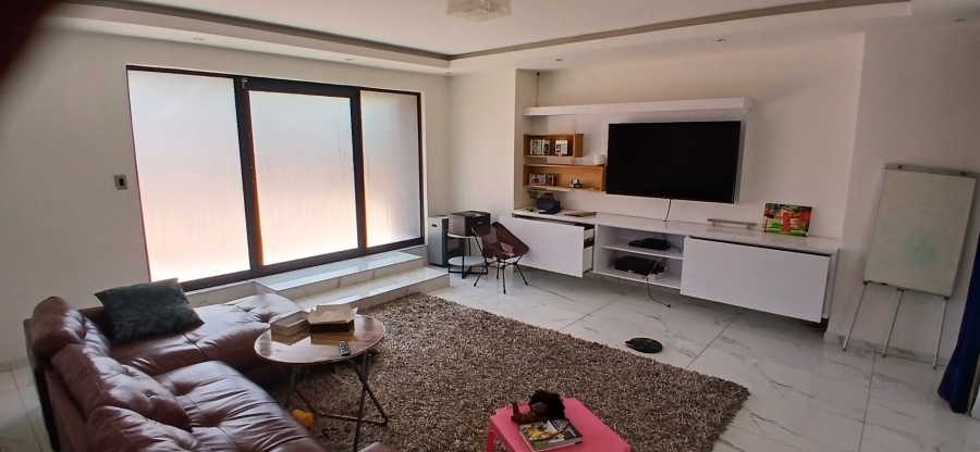 4 Bedroom Property for Sale in The Reeds Gauteng