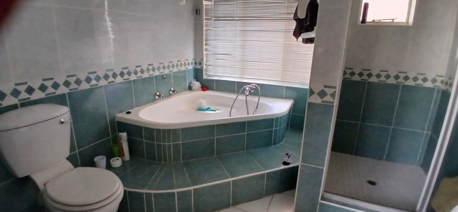 4 Bedroom Property for Sale in The Reeds Gauteng