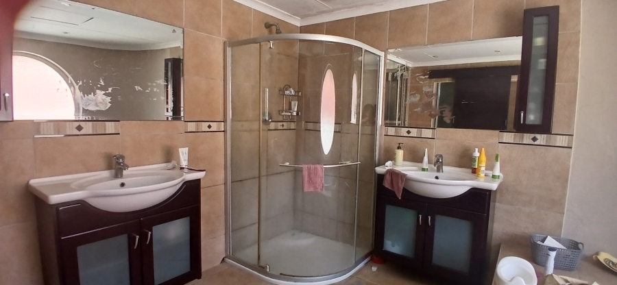 4 Bedroom Property for Sale in The Reeds Gauteng