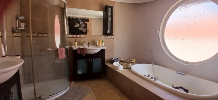 4 Bedroom Property for Sale in The Reeds Gauteng