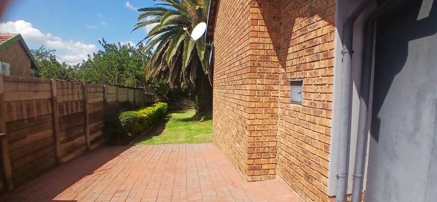 4 Bedroom Property for Sale in The Reeds Gauteng