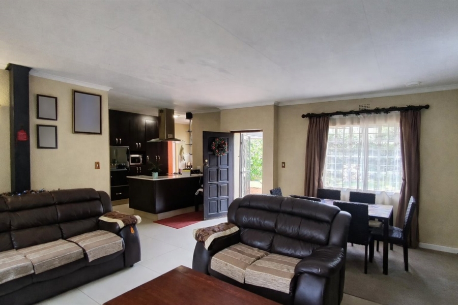 3 Bedroom Property for Sale in Buccleuch Gauteng