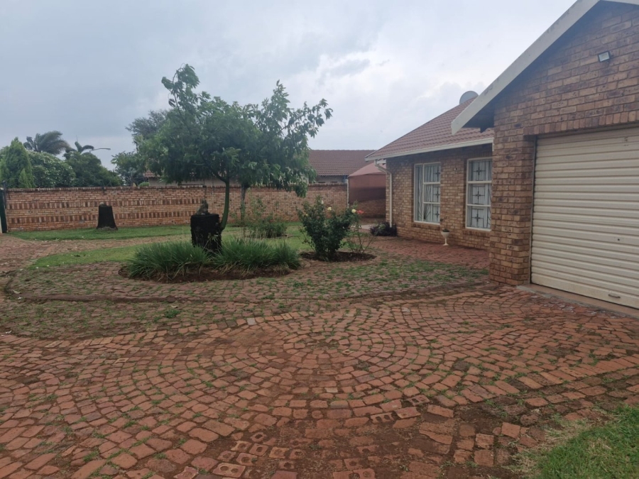 3 Bedroom Property for Sale in Chantelle Gauteng