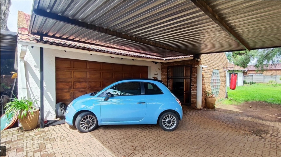 4 Bedroom Property for Sale in Bonaero Park Gauteng