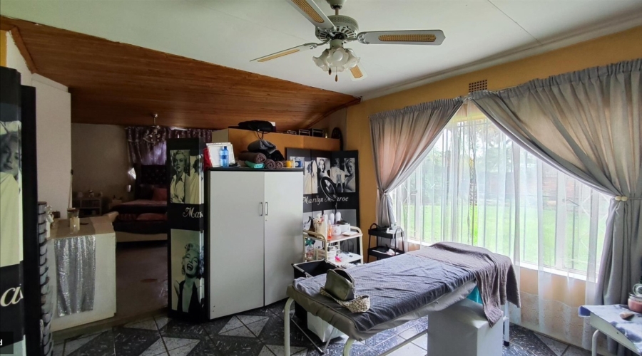 4 Bedroom Property for Sale in Bonaero Park Gauteng