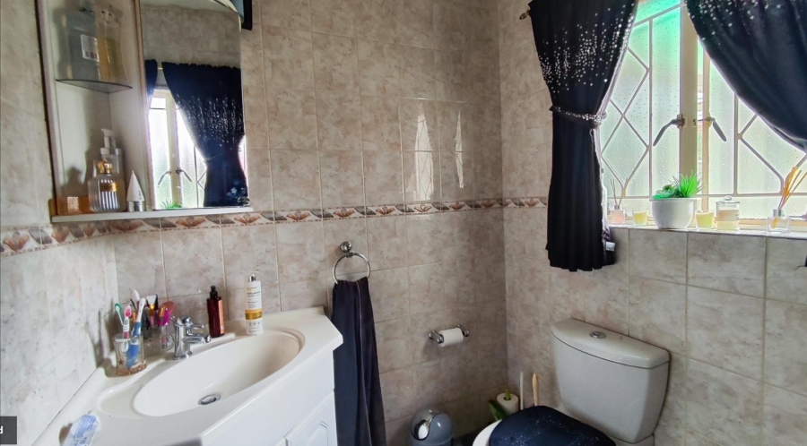 4 Bedroom Property for Sale in Bonaero Park Gauteng