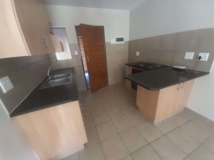 2 Bedroom Property for Sale in Olifantsvlei Gauteng