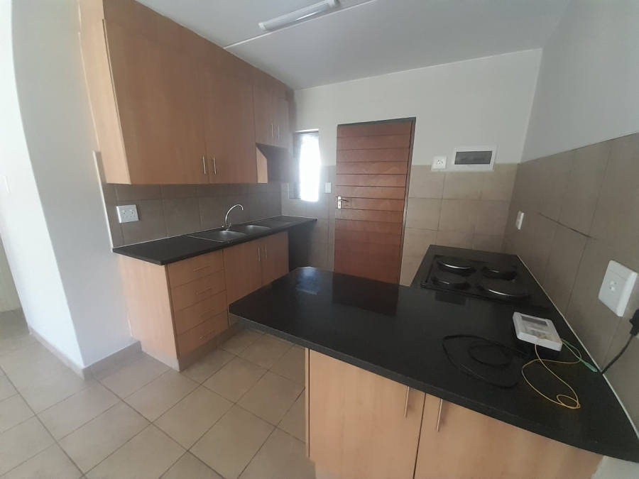 2 Bedroom Property for Sale in Olifantsvlei Gauteng
