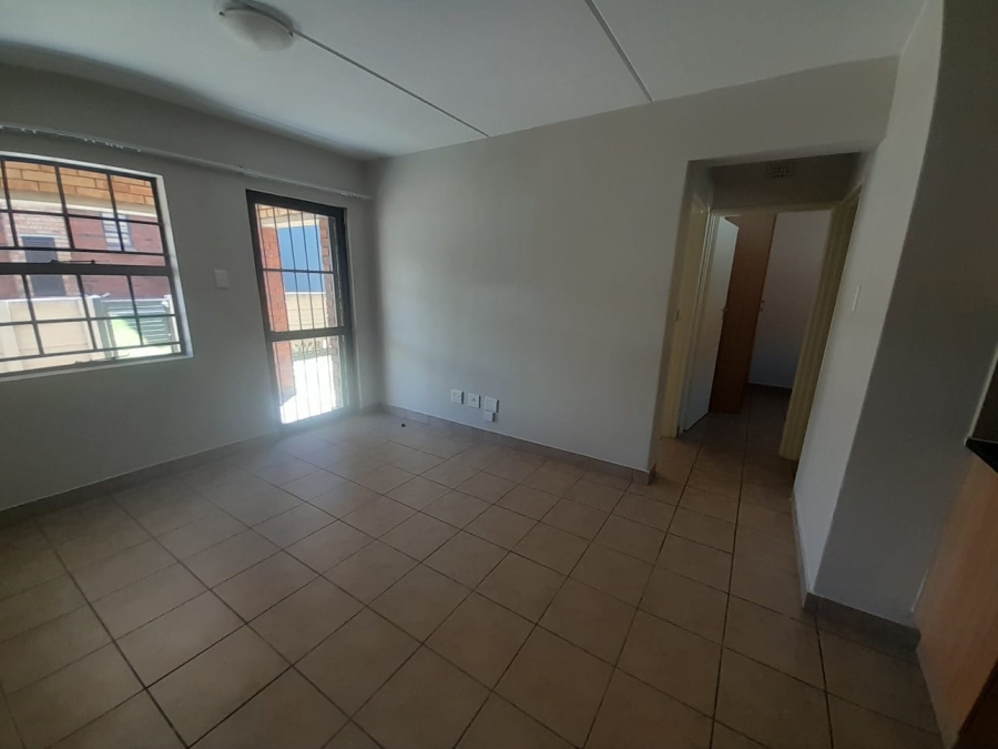 2 Bedroom Property for Sale in Olifantsvlei Gauteng