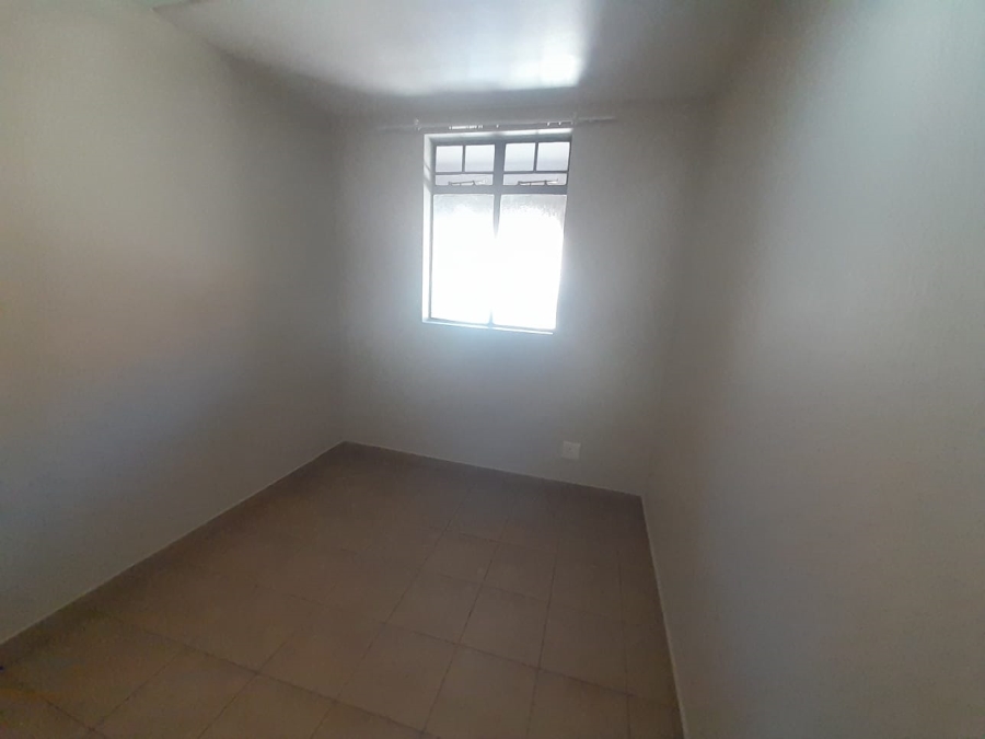 2 Bedroom Property for Sale in Olifantsvlei Gauteng