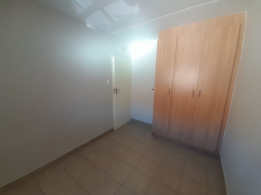 2 Bedroom Property for Sale in Olifantsvlei Gauteng