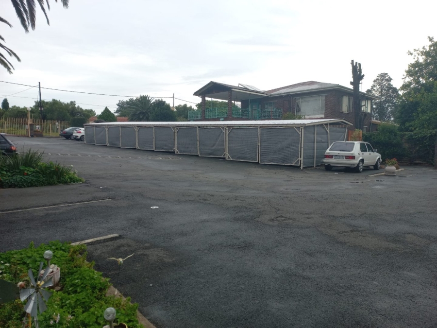 2 Bedroom Property for Sale in Crown Gardens Gauteng