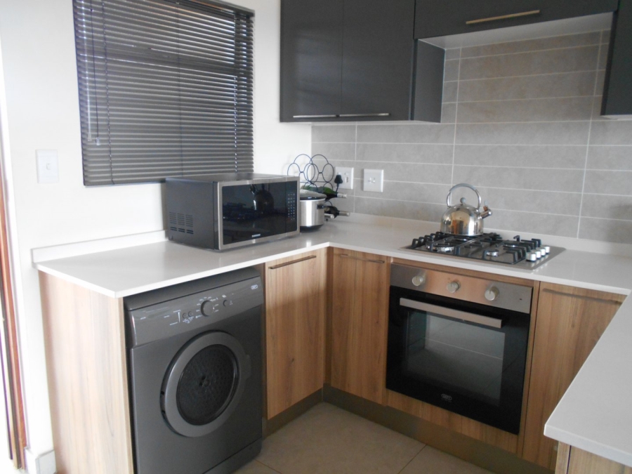 To Let 1 Bedroom Property for Rent in Louwlardia Gauteng