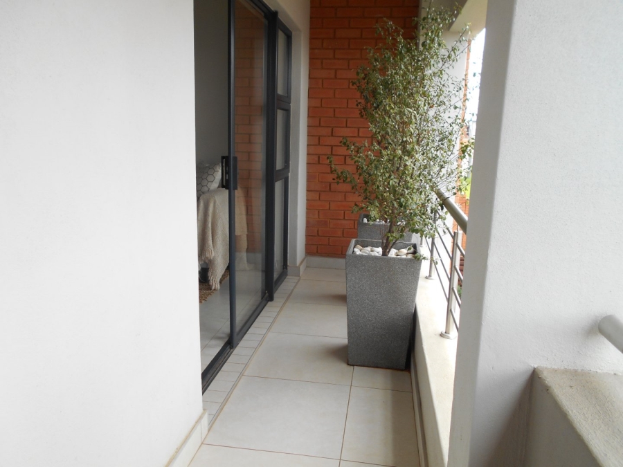 To Let 1 Bedroom Property for Rent in Louwlardia Gauteng