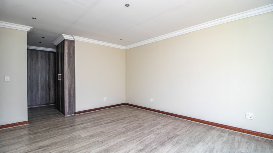 4 Bedroom Property for Sale in Serengeti Lifestyle Estate Gauteng