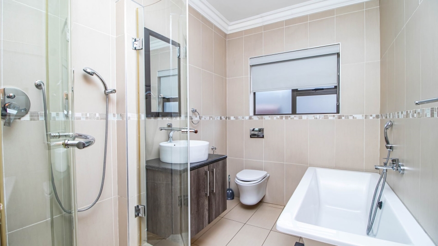 4 Bedroom Property for Sale in Serengeti Lifestyle Estate Gauteng