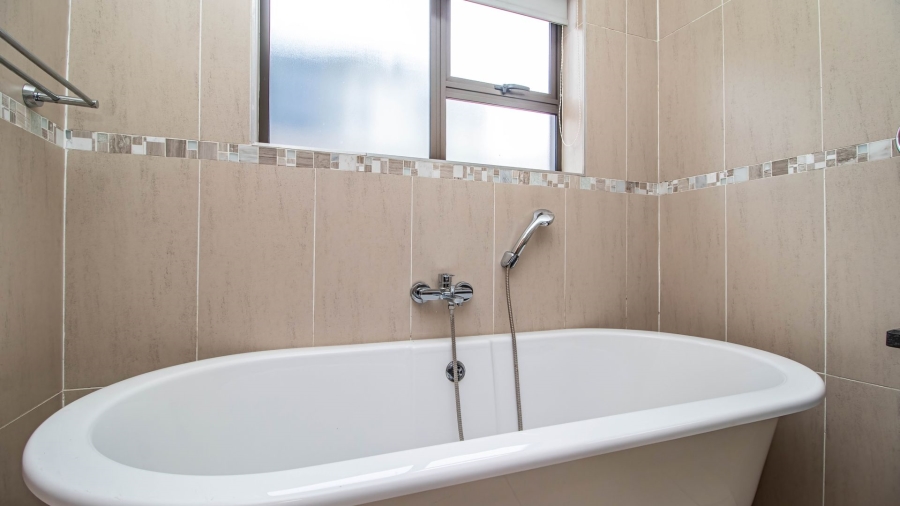 4 Bedroom Property for Sale in Serengeti Lifestyle Estate Gauteng