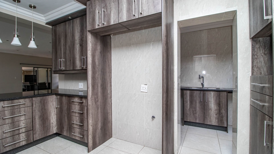 4 Bedroom Property for Sale in Serengeti Lifestyle Estate Gauteng