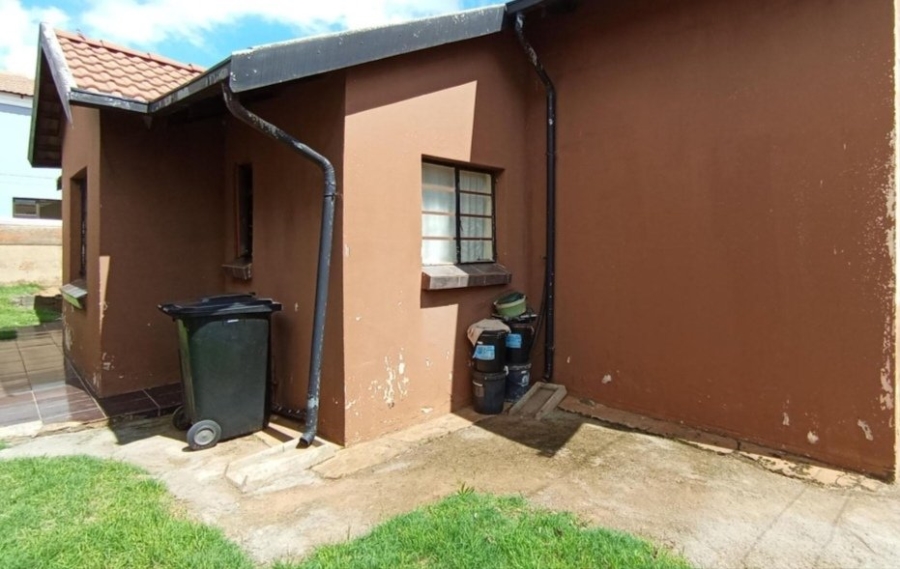 3 Bedroom Property for Sale in Clayville Gauteng