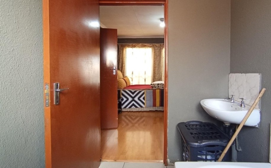 3 Bedroom Property for Sale in Clayville Gauteng