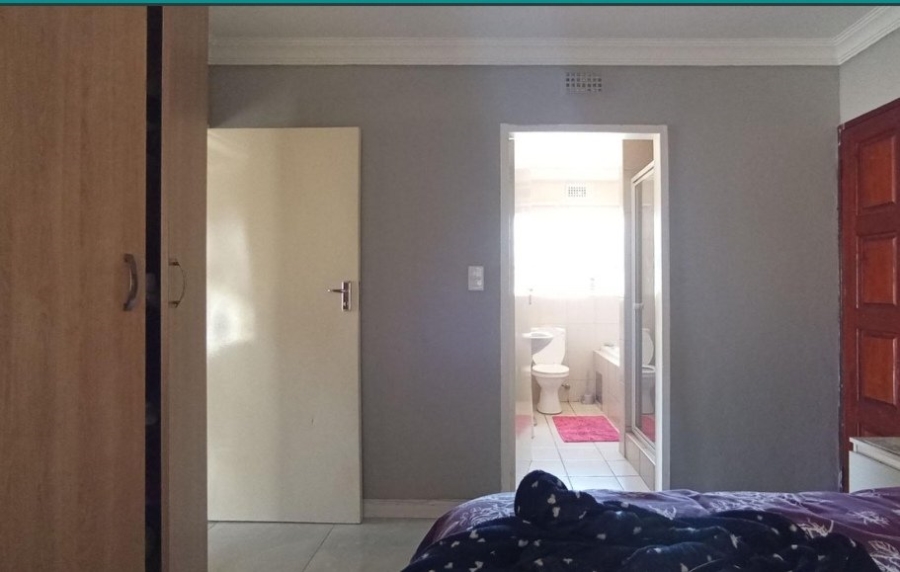 3 Bedroom Property for Sale in Clayville Gauteng