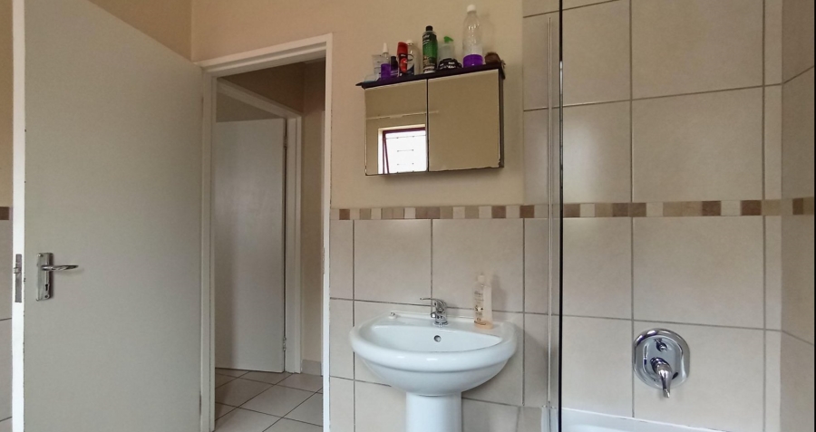 3 Bedroom Property for Sale in Kosmosdal Gauteng