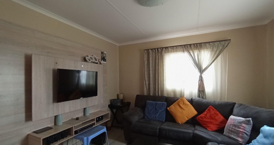 3 Bedroom Property for Sale in Kosmosdal Gauteng